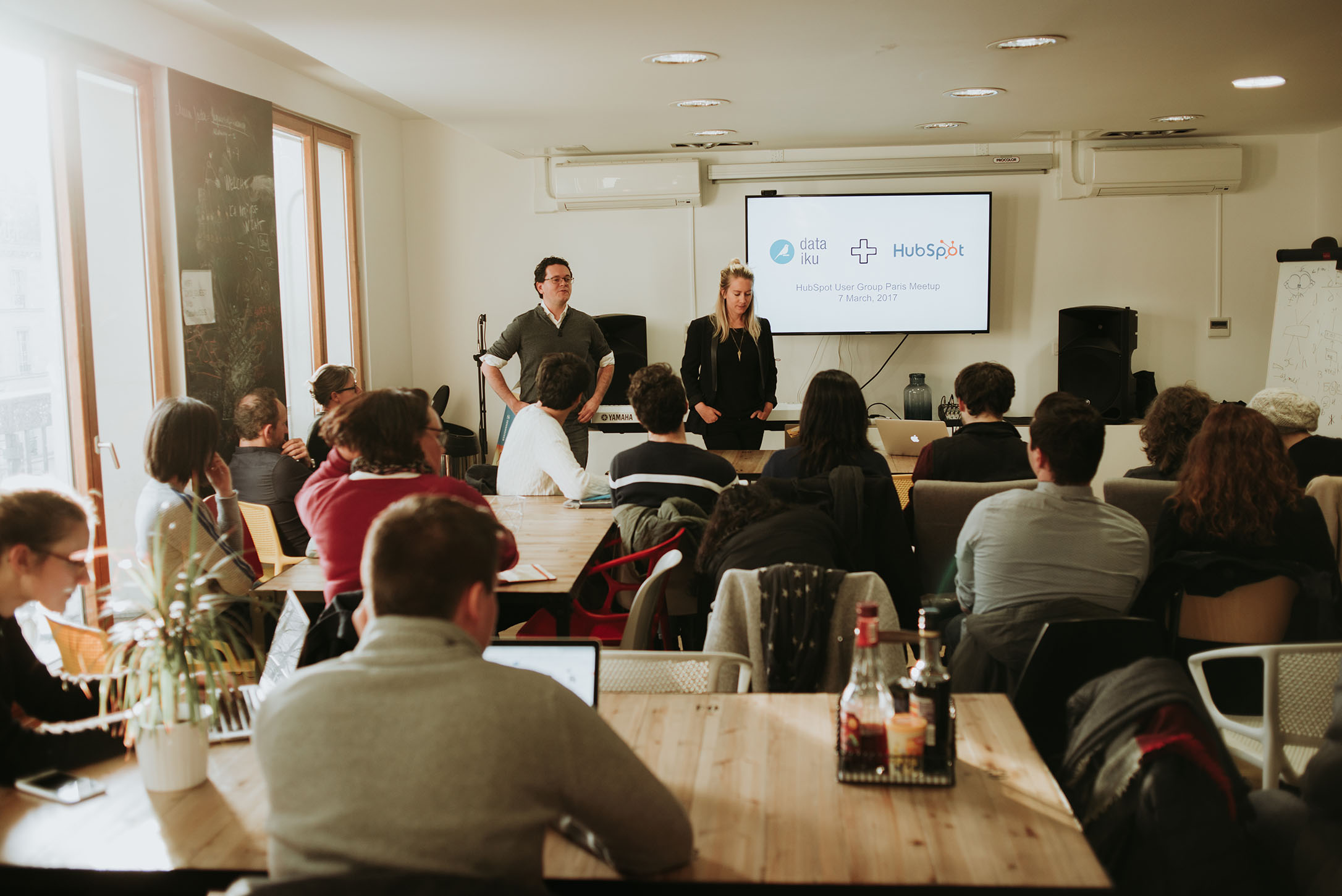 Participez au HubSpot User Group Paris sur le Social Selling